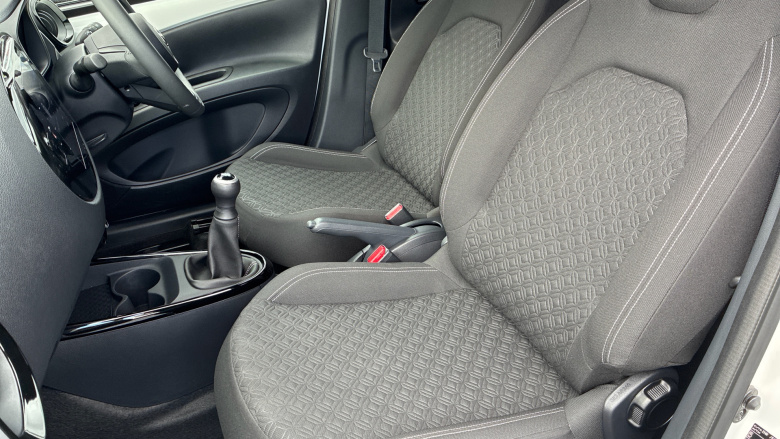 Toyota Aygo X 1.0 VVT-i Edge 5dr Petrol Hatchback